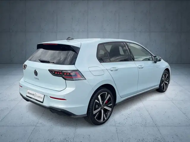 Volkswagen Golf view 6