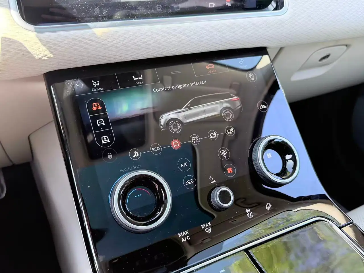 Land Rover Range Rover Velar снимка Land Rover Range Rover Velar