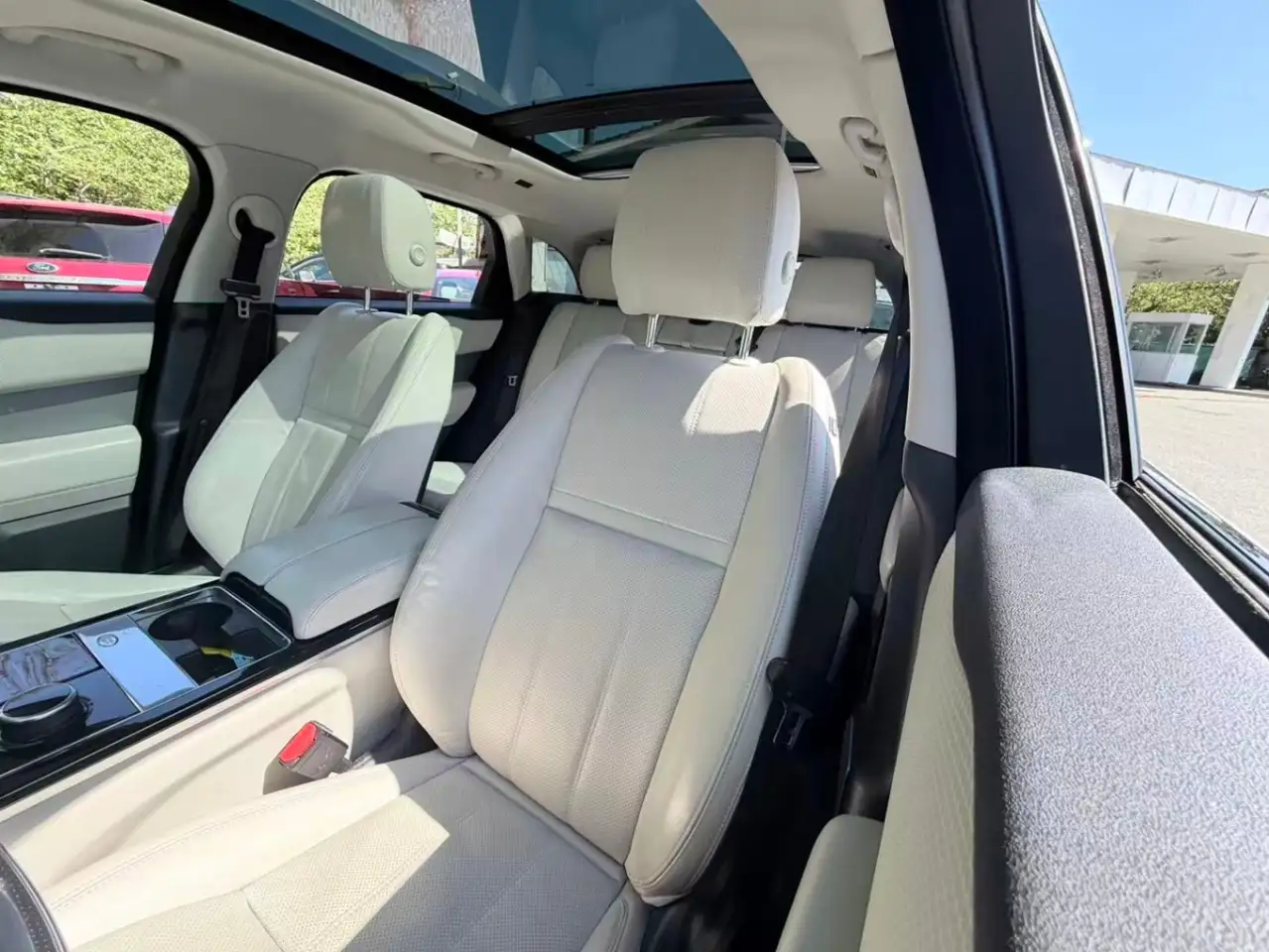 Land Rover Range Rover Velar снимка Land Rover Range Rover Velar