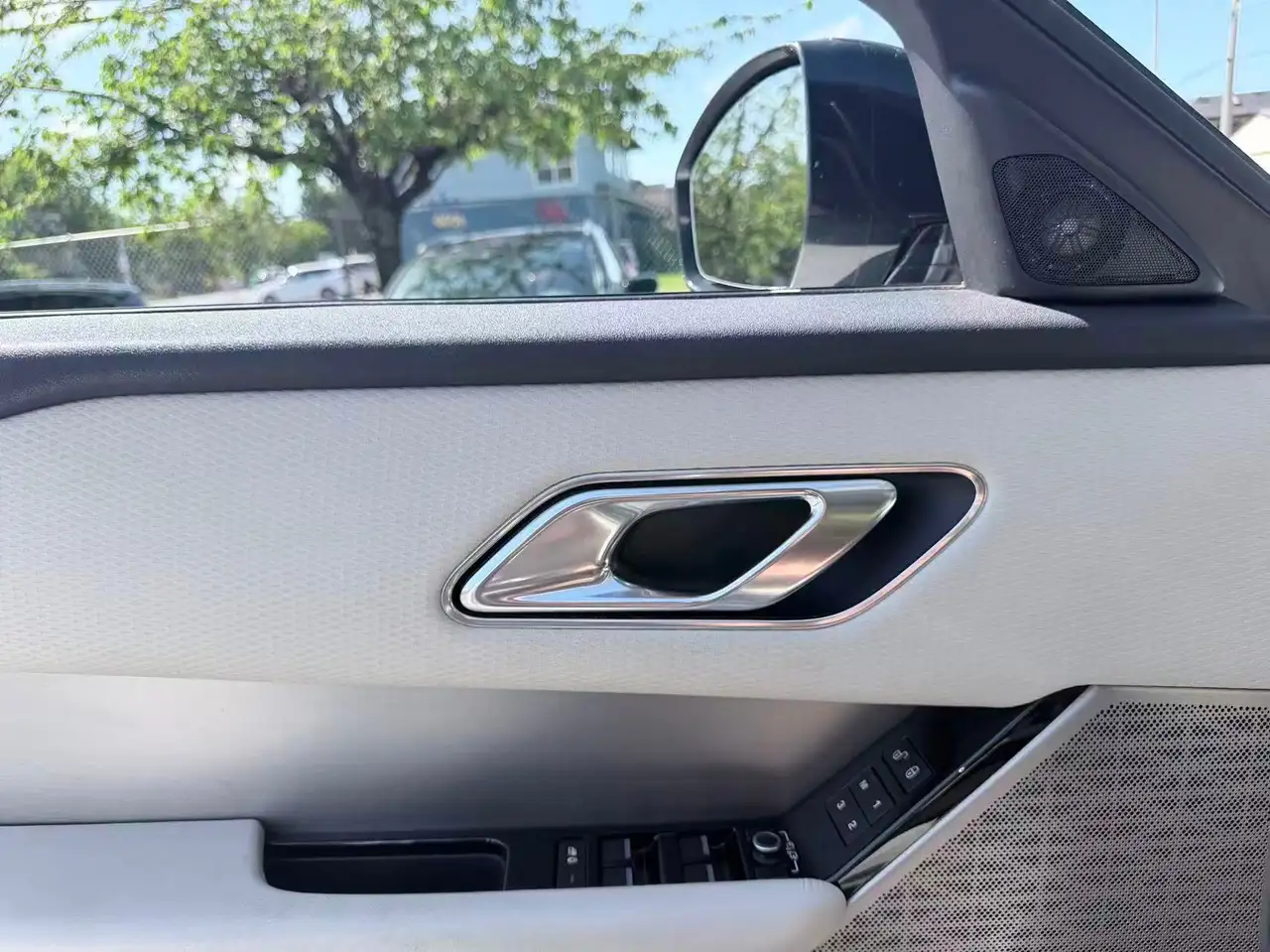 Land Rover Range Rover Velar снимка Land Rover Range Rover Velar