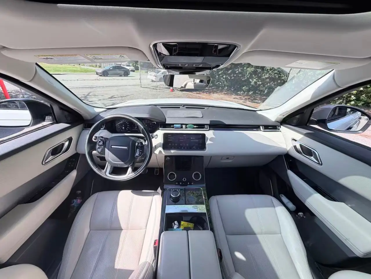 Land Rover Range Rover Velar снимка Land Rover Range Rover Velar