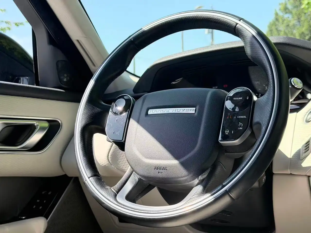 Land Rover Range Rover Velar снимка Land Rover Range Rover Velar