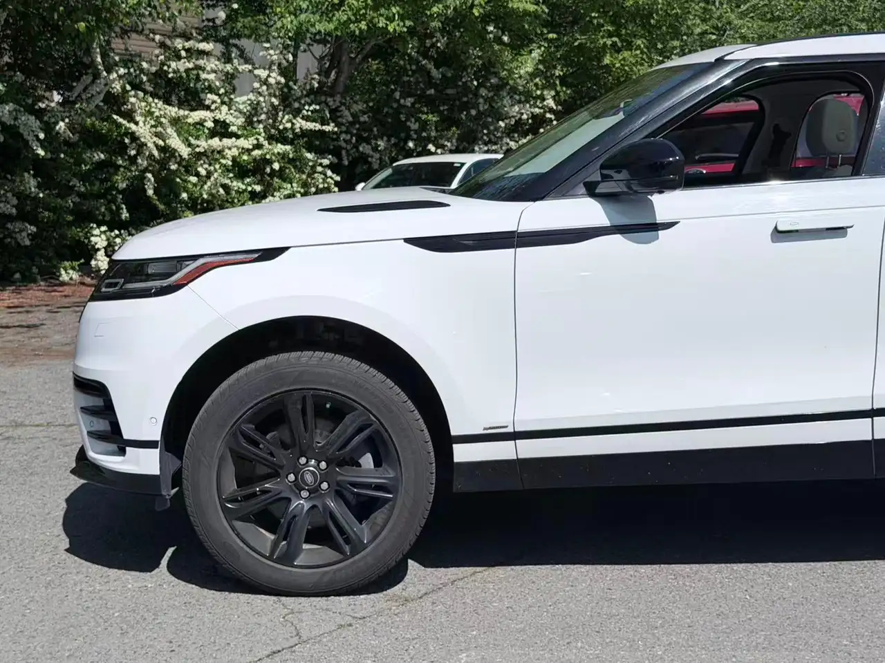 Land Rover Range Rover Velar снимка Land Rover Range Rover Velar