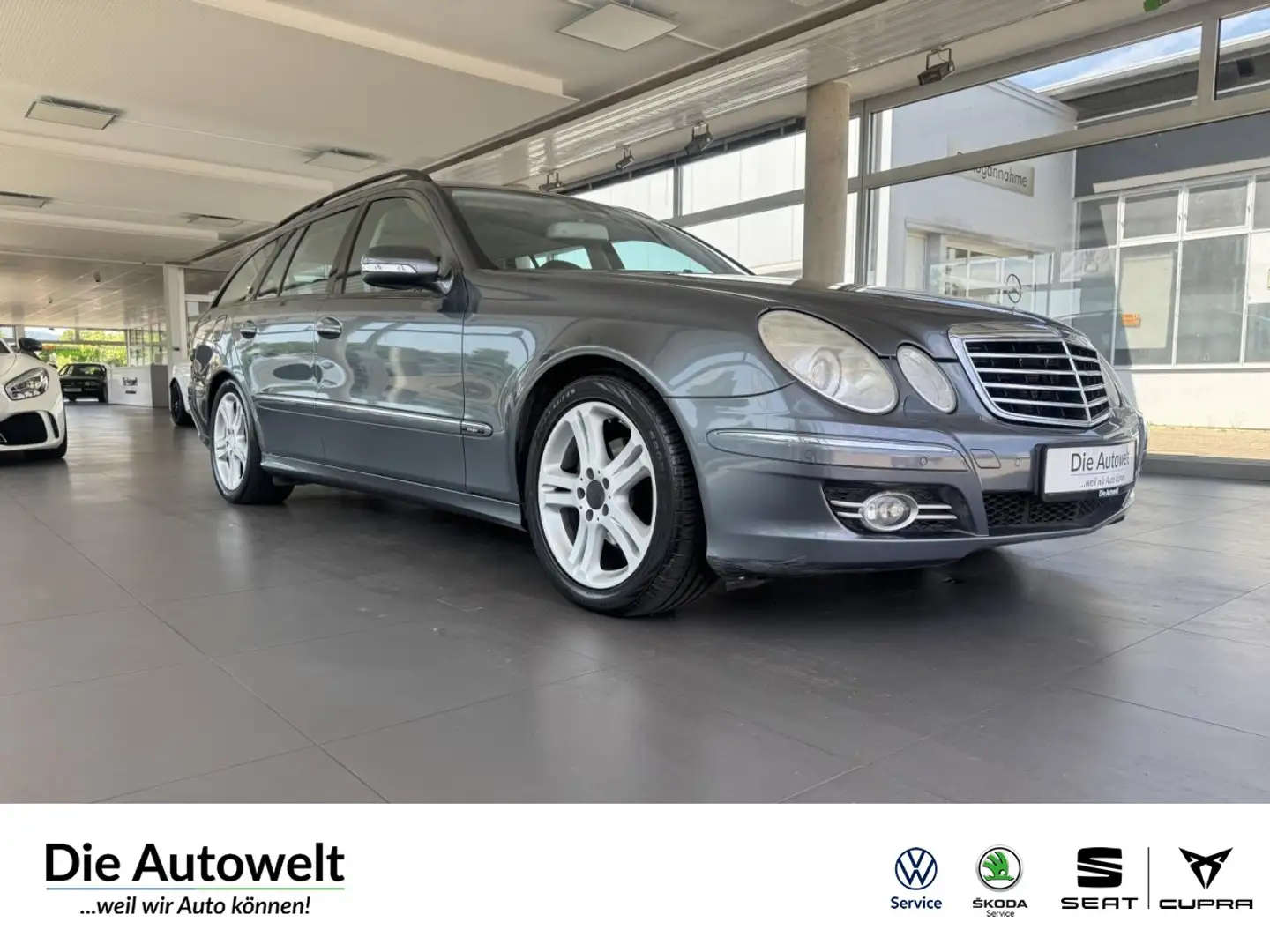 Mercedes-Benz E 220 T CDI AUT SCHIEBEDACH KLIMAAUT NAVI SHZG Grau - 1