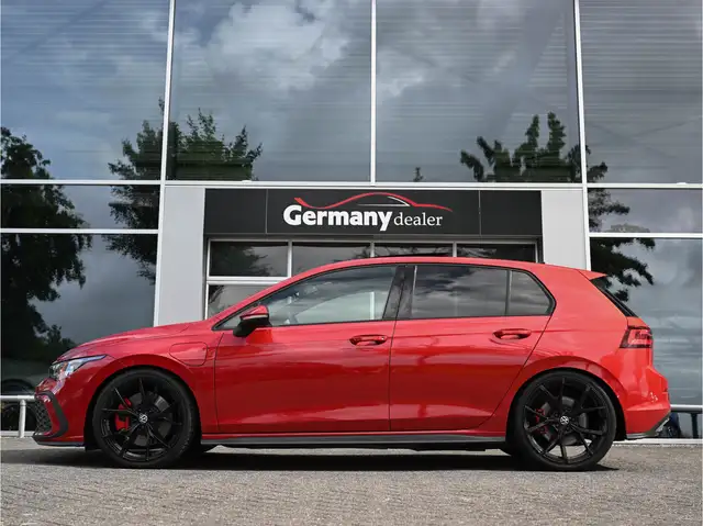 Volkswagen Golf view 3