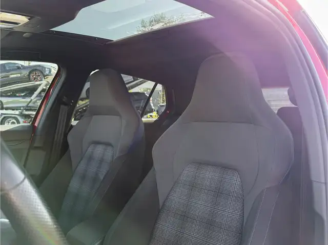 Volkswagen Golf view 18