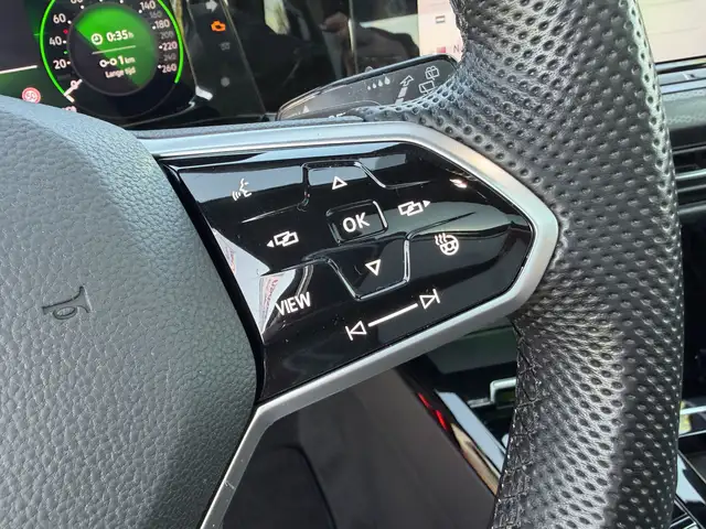 Volkswagen Golf view 24