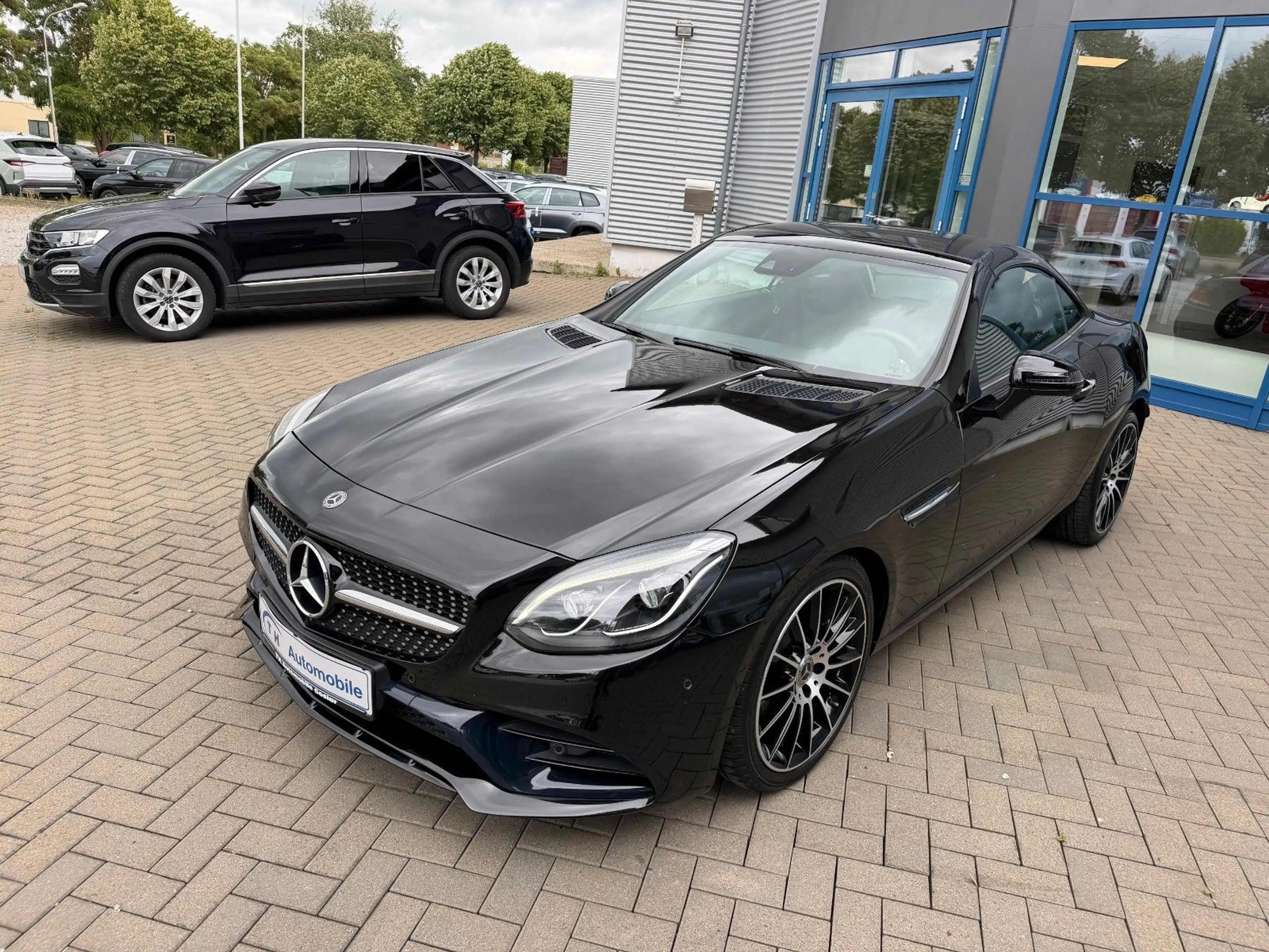 Mercedes-Benz SLC 300 Cabrio/Night-Paket (AMG)/Airscarf/H&K — photo 3