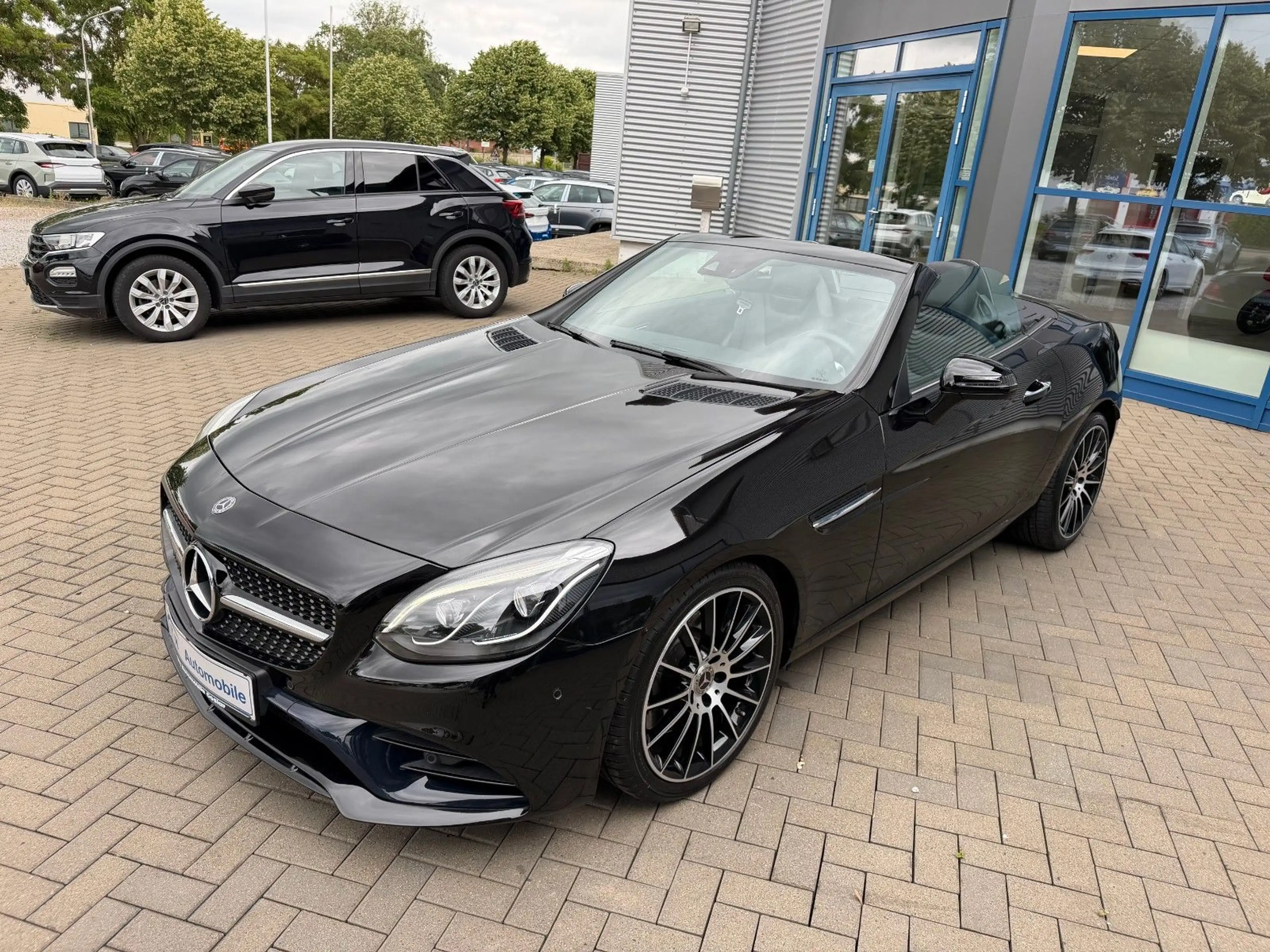 Mercedes-Benz SLC 300 Cabrio/Night-Paket (AMG)/Airscarf/H&K — photo 6