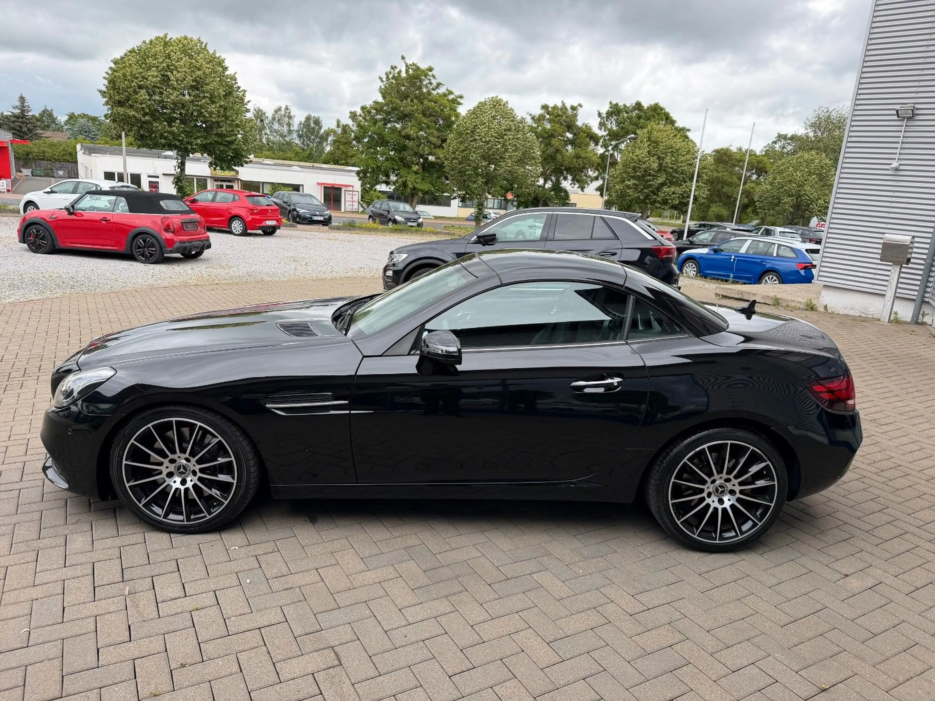 Mercedes-Benz SLC 300 Cabrio/Night-Paket (AMG)/Airscarf/H&K — photo 5