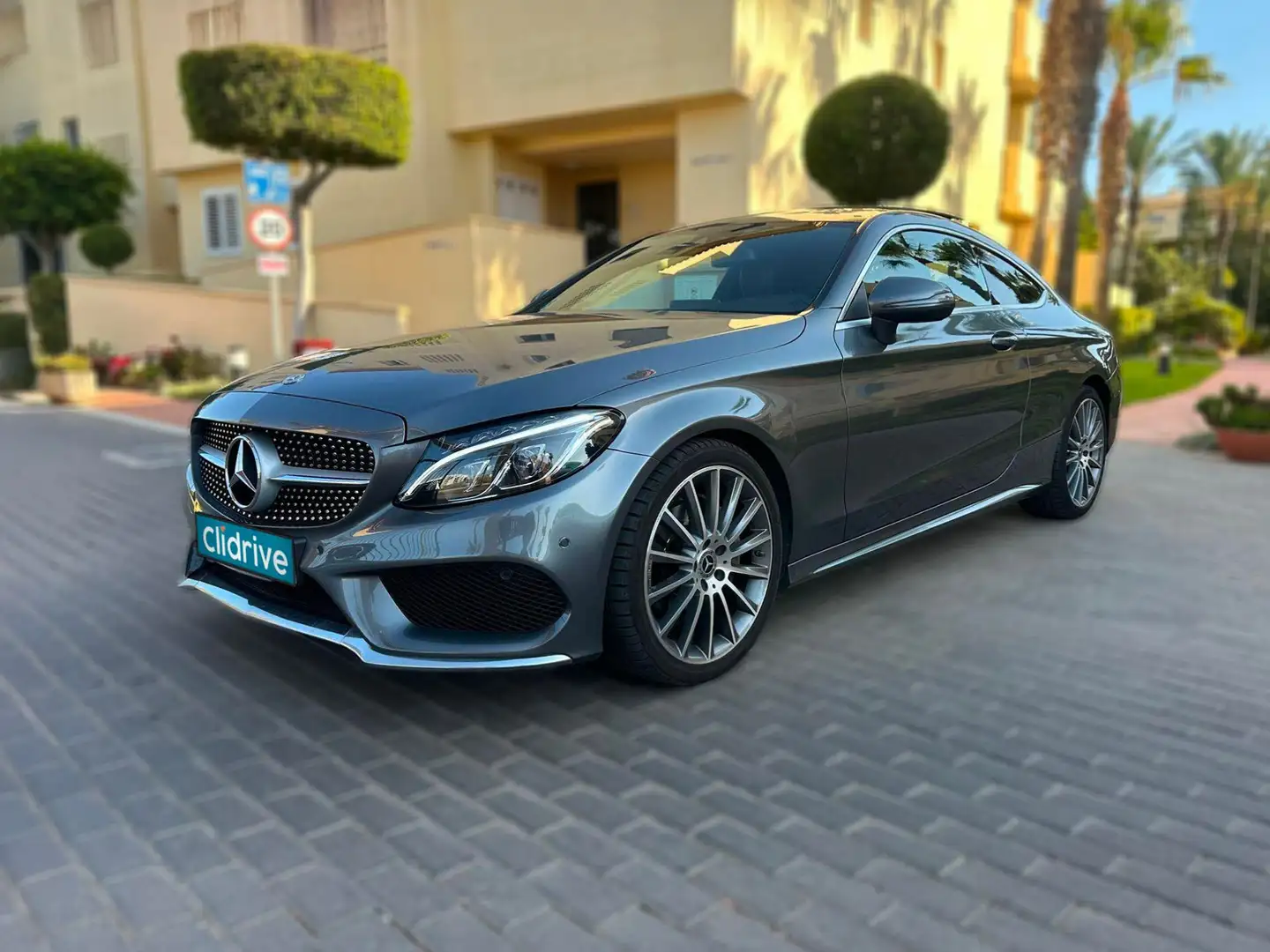 Mercedes-Benz C 220 Coupé 220d 4Matic 9G-Tronic Gris - 2
