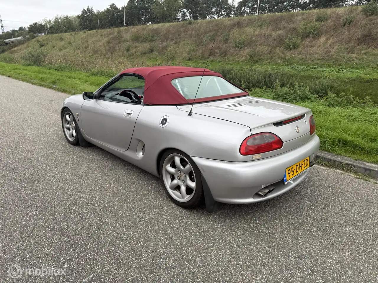 MG MGF 1.8i cabrio 120 pk, foto 3