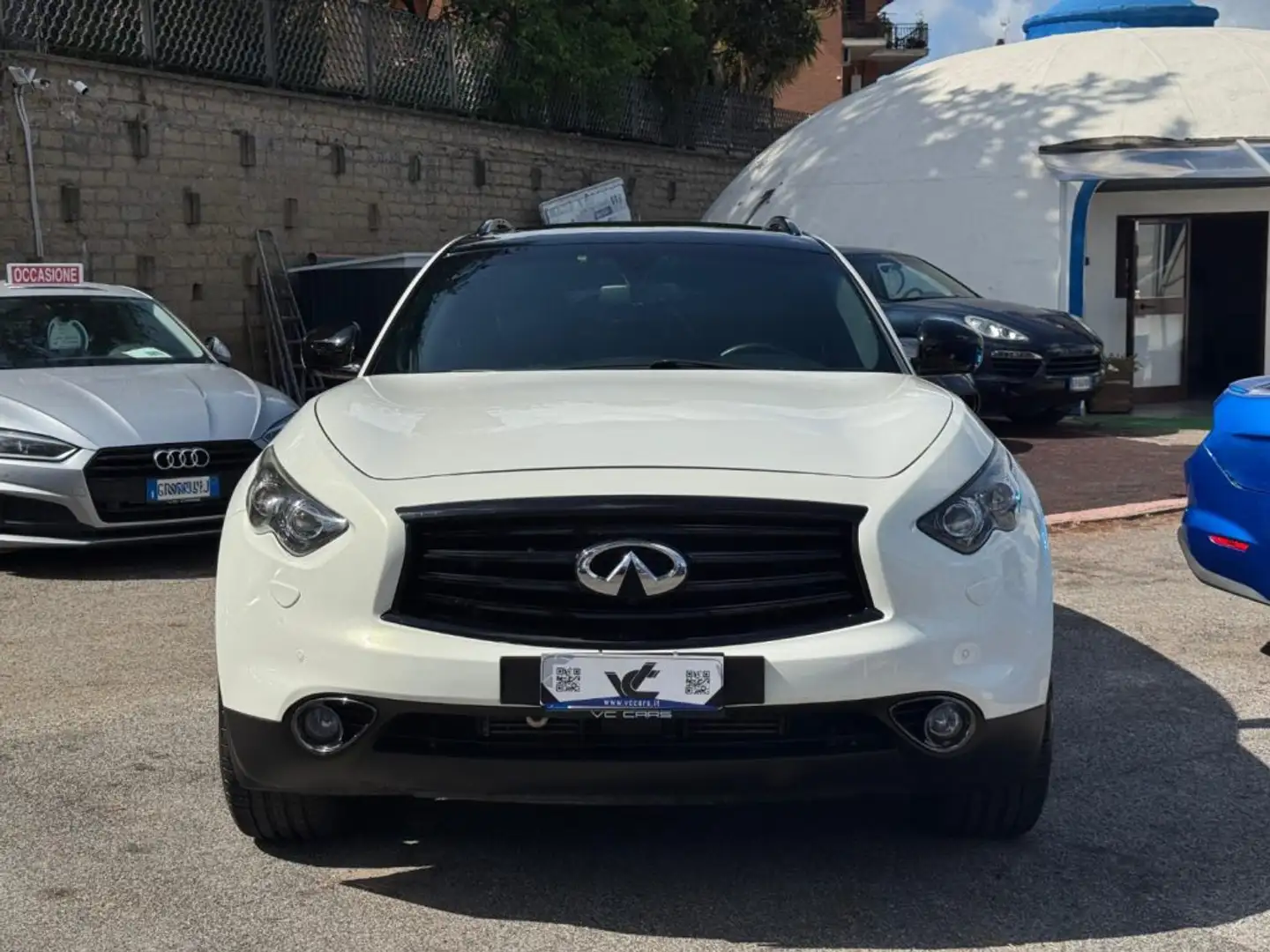 Infiniti QX70 3.0 diesel V6 AT S Premium *TETTO* *CAMERA 360* Weiß - 2