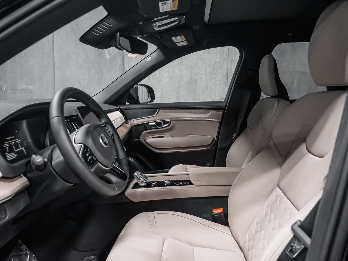 2026 Volvo XC90 Plus 7-Seater (Dark Theme) thumb 12