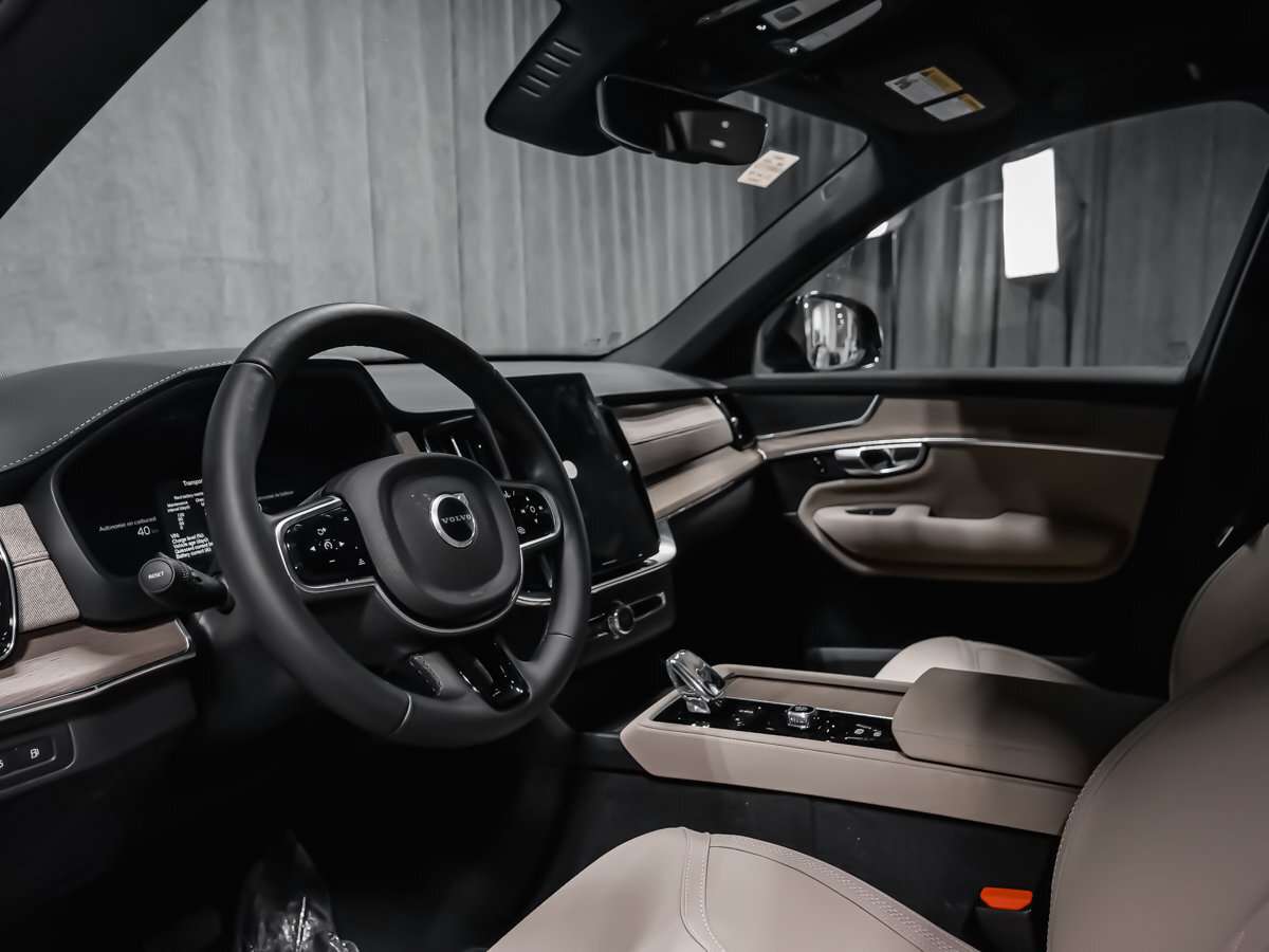2026 Volvo XC90 Plus 7-Seater (Dark Theme) thumb 9