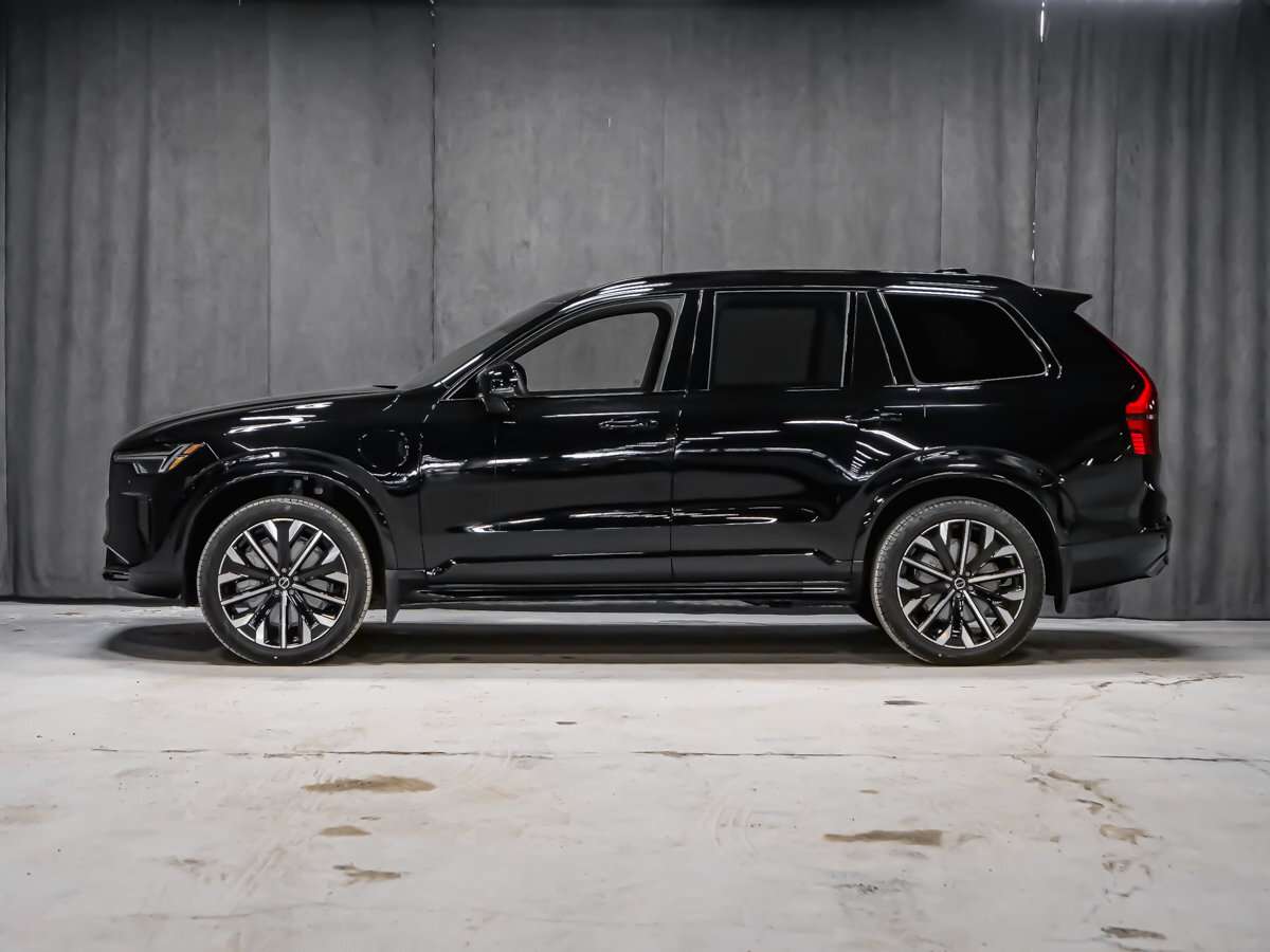 2026 Volvo XC90 Plus 7-Seater (Dark Theme) alt 5
