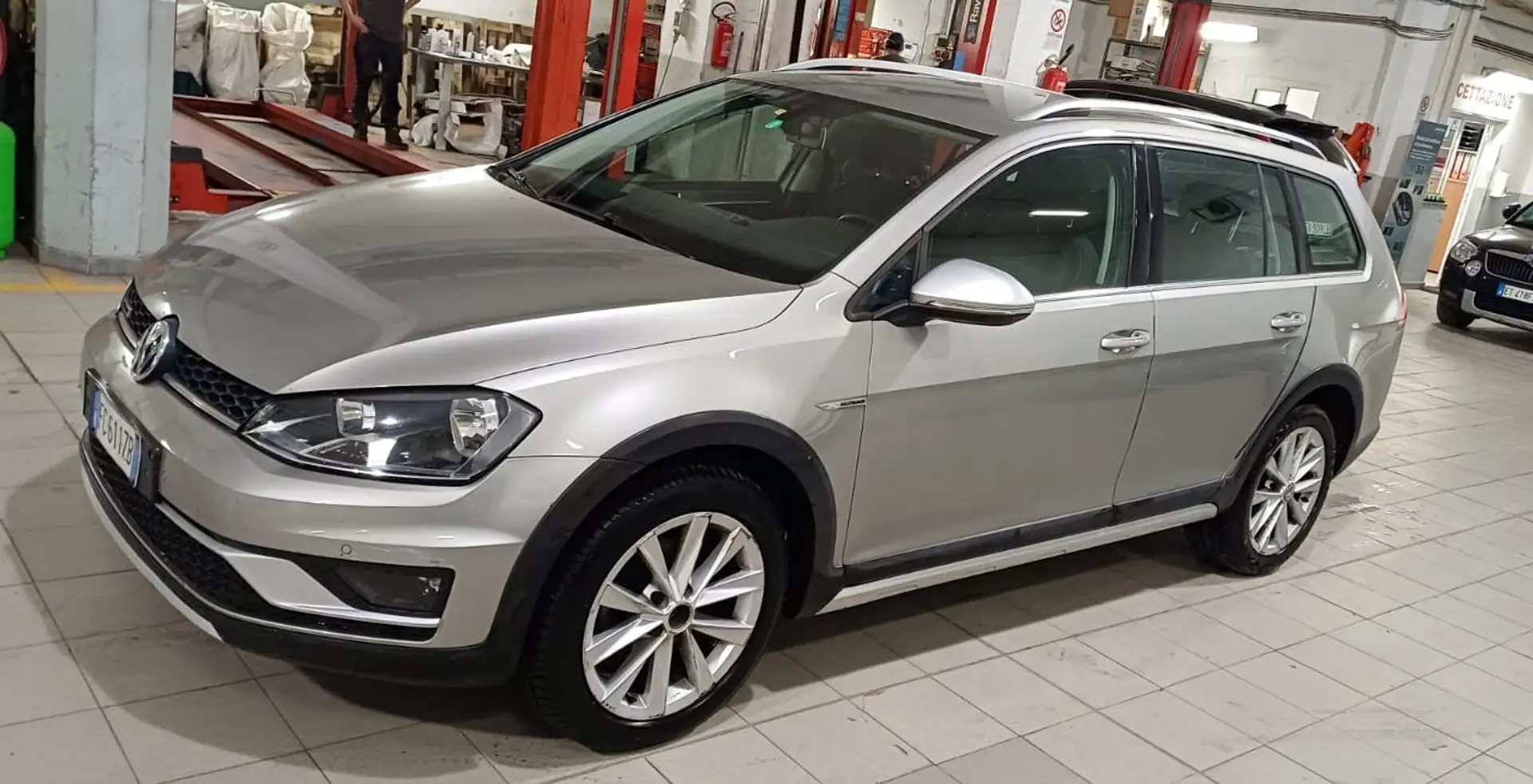 Volkswagen Golf Variant Golf Variant 1.6 tdi Comfortline  110cv SINCRO 4x4 Grigio - 1