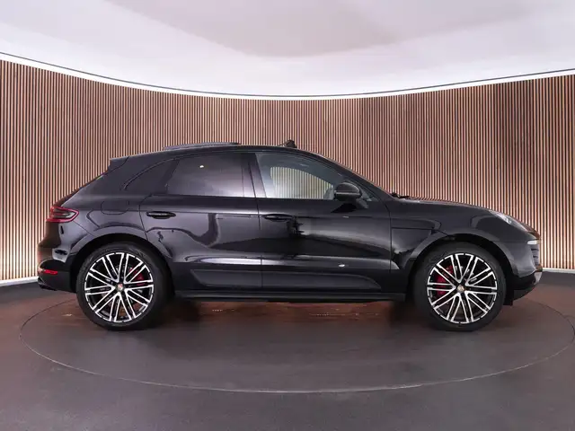 Porsche Macan view 13