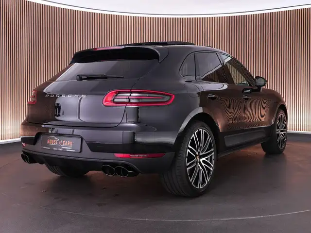 Porsche Macan view 2