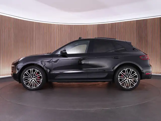 Porsche Macan view 12