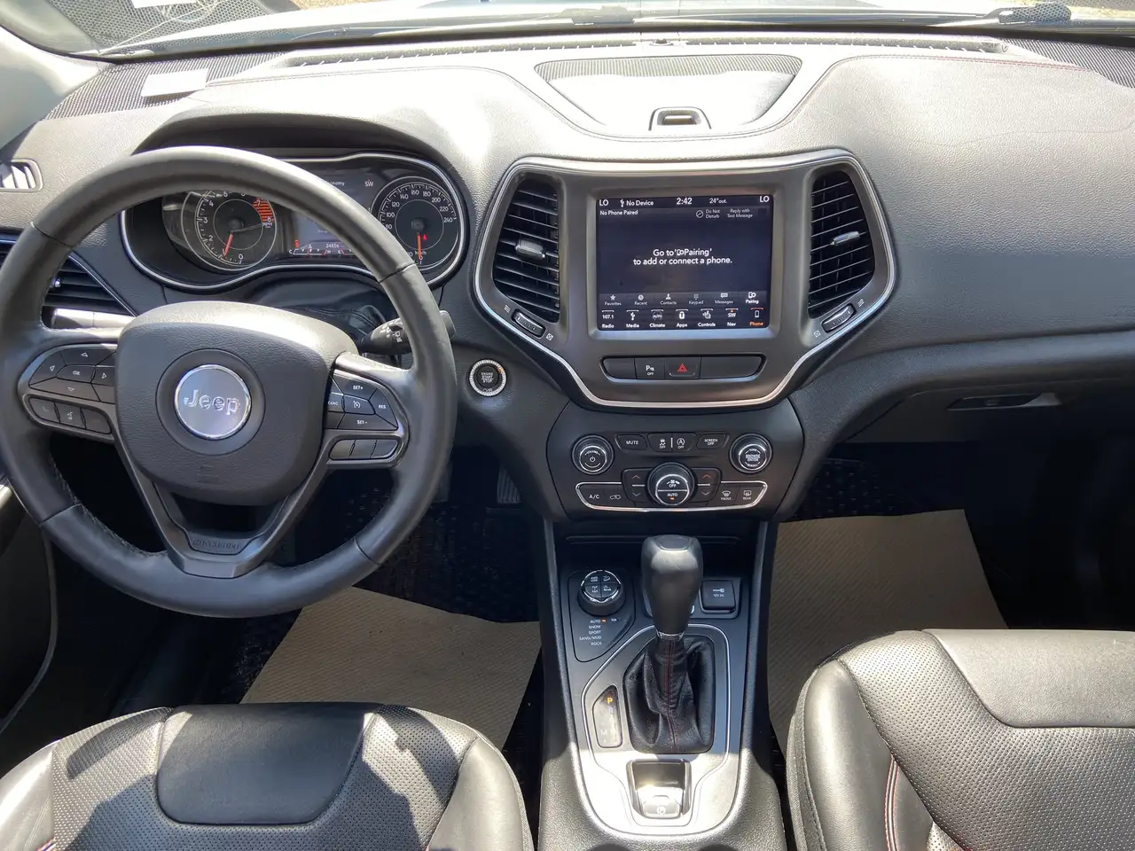 Jeep Cherokee photo Jeep Cherokee