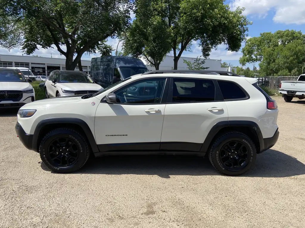 2019 Jeep Cherokee Trailhawk | Remote Start | Heated/Cooled Seats | P — photo 4