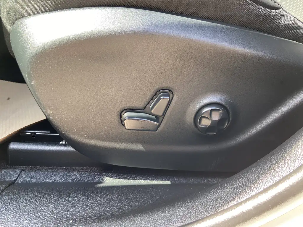 2019 Jeep Cherokee Trailhawk | Remote Start | Heated/Cooled Seats | P — photo 6