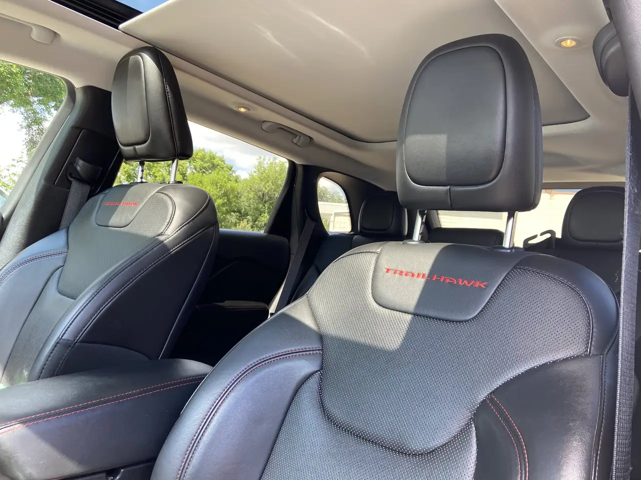 Jeep Cherokee photo Jeep Cherokee