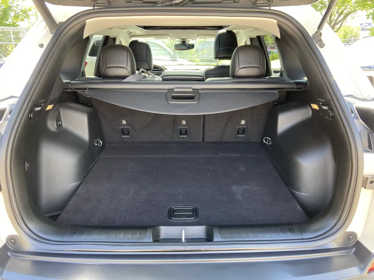 Jeep Cherokee photo Jeep Cherokee