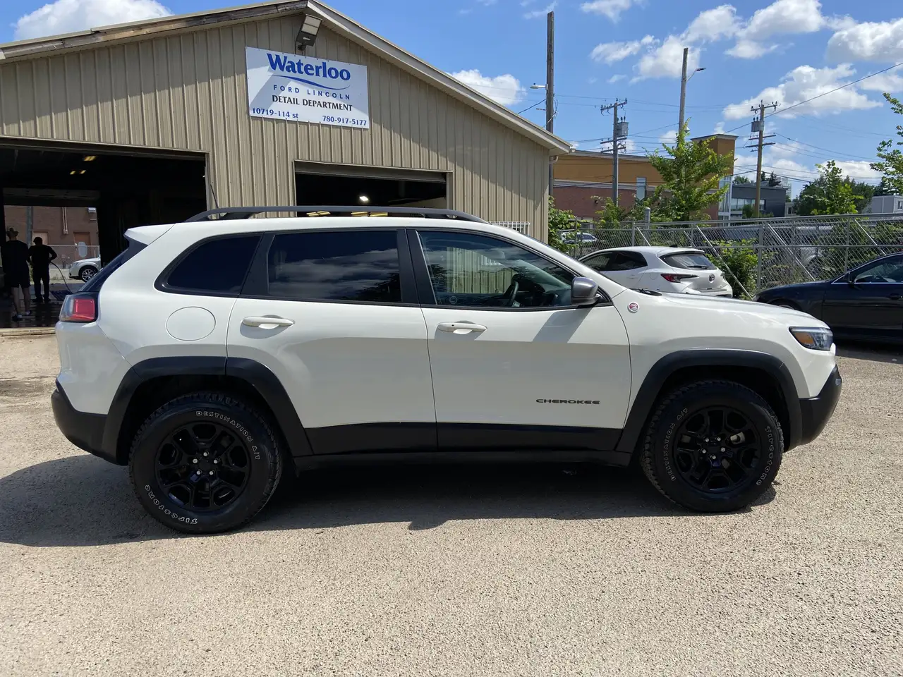 Jeep Cherokee photo Jeep Cherokee