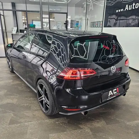 Volkswagen Golf view 6