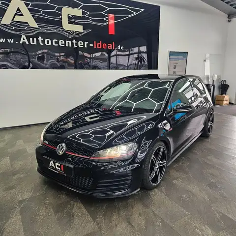 Volkswagen Golf view 4