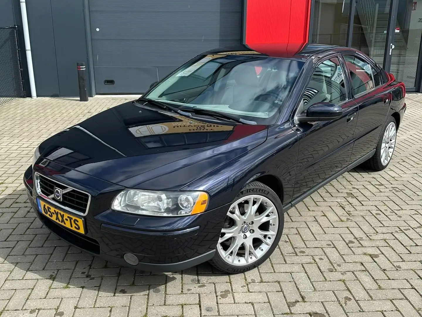 Volvo S60 2.4 Drivers Edition Blue - 1