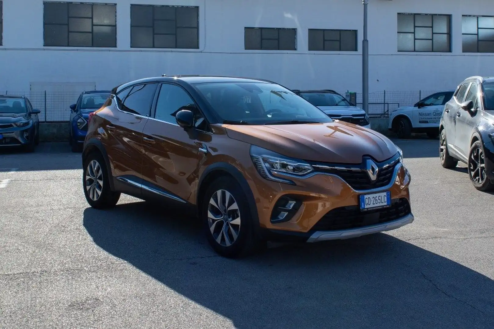 Renault Captur Plug-in Hybrid E-Tech 160 CV Intens Arancione - 1