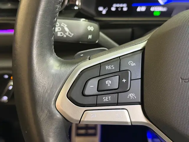 Volkswagen T-Roc view 15