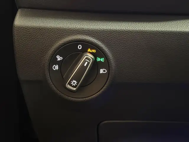 Volkswagen T-Roc view 14