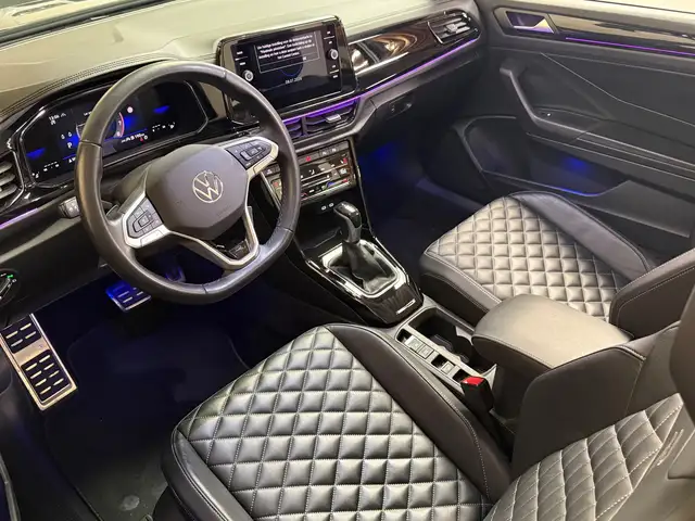 Volkswagen T-Roc view 11