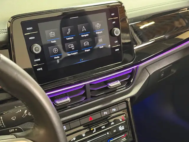 Volkswagen T-Roc view 23