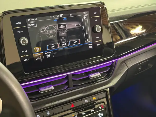 Volkswagen T-Roc view 27
