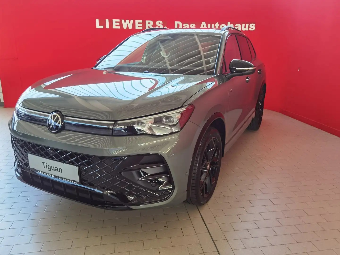 Volkswagen Tiguan Sport TDI DSG Grün - 1