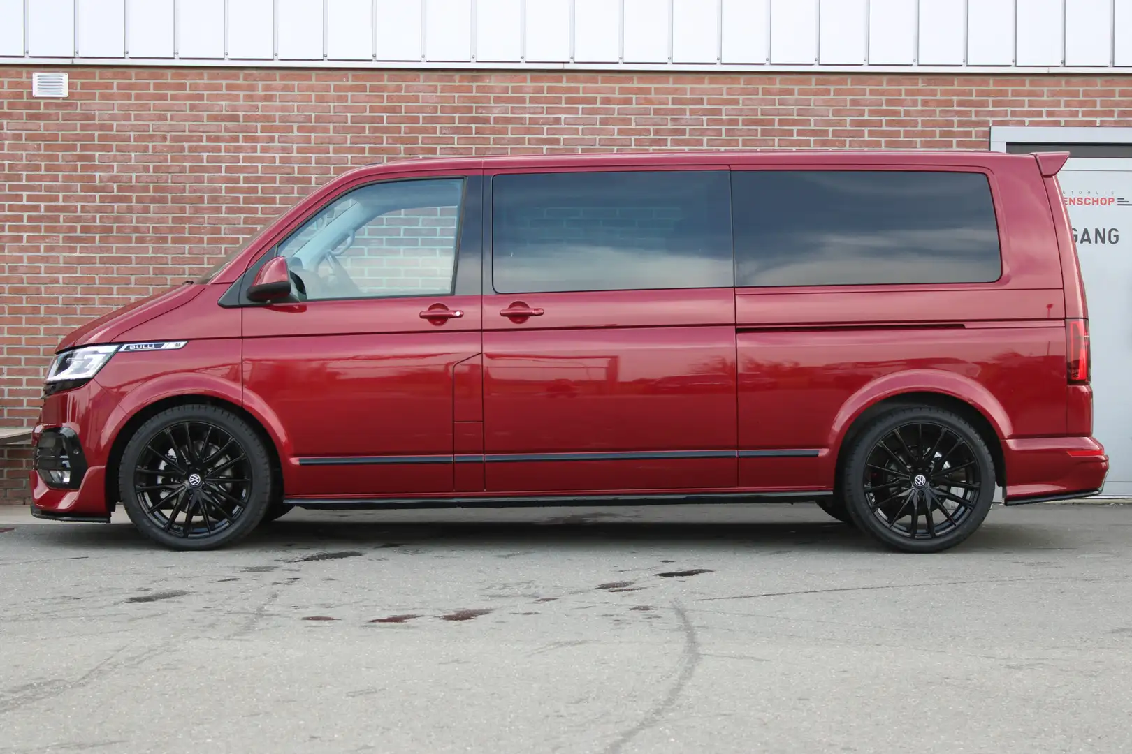 Volkswagen Transporter 2.0 TDI L2H1 204PK 4Motion DC BULLI |LV-BODYKIT|ST Rot - 2