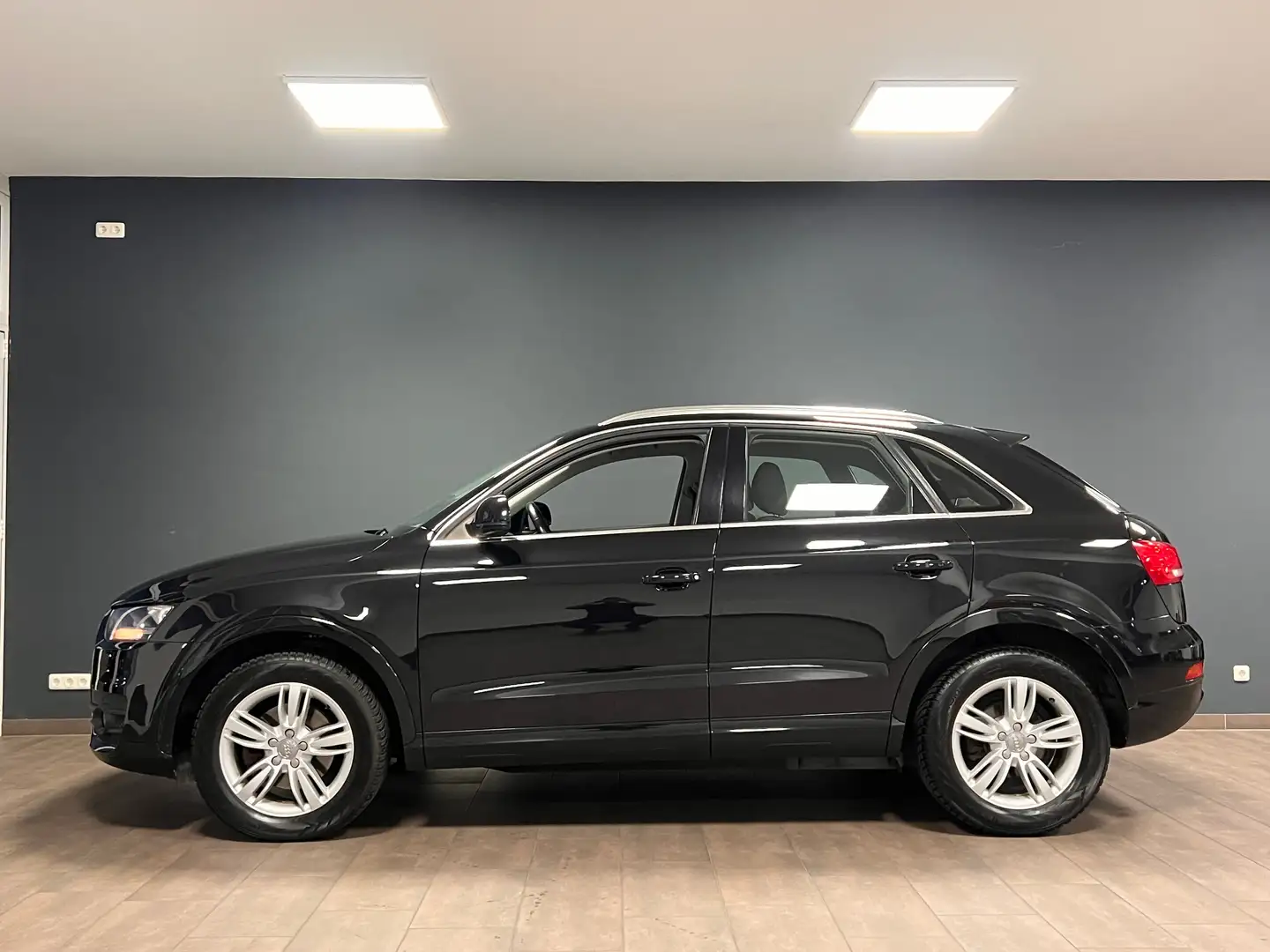 Audi Q3 2.0 TFSI quattro S-Tronic / SHZ / NAVI / MULTI / Nero - 2