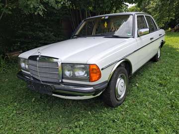 W123