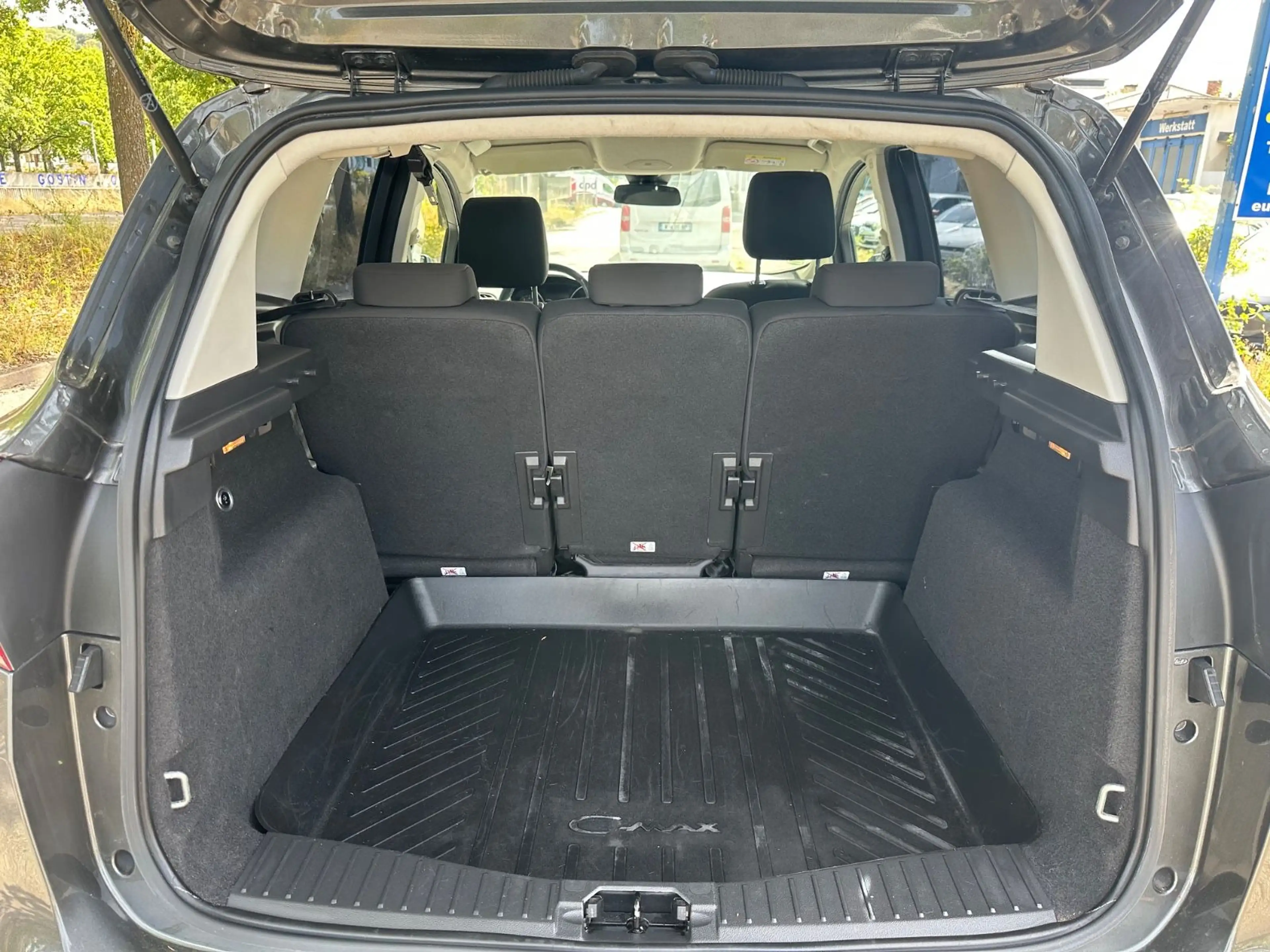 Ford C-Max C-MAX TREND SHZ + PDC + TEMP — photo 9
