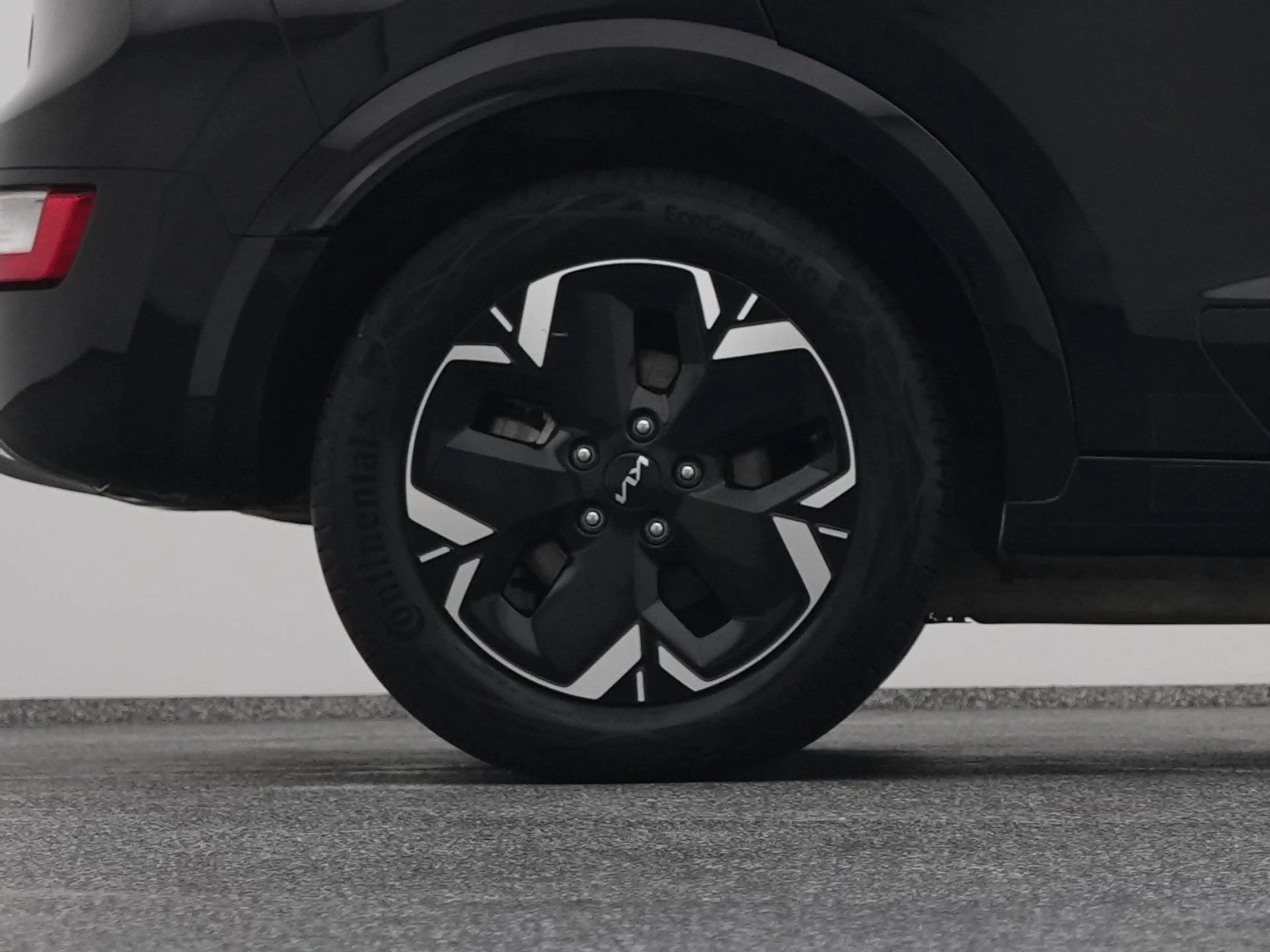 Kia e-Niro EV DynamicLine 64.8 kWh | KEYLESS | ADAPTIVE | CAM — photo 42