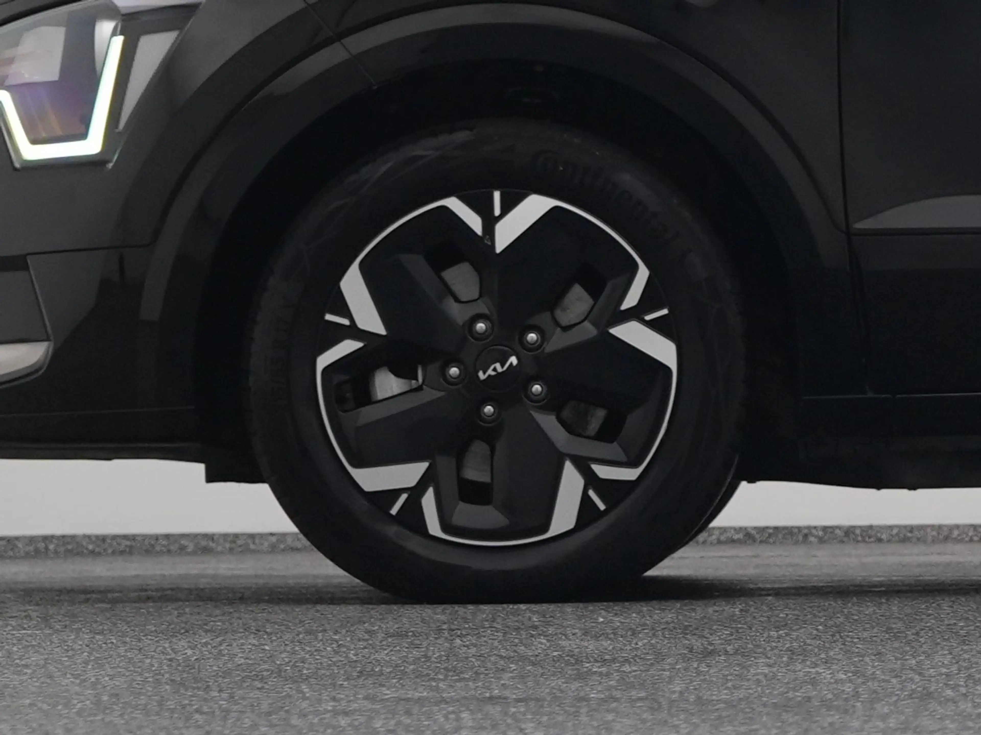 Kia e-Niro EV DynamicLine 64.8 kWh | KEYLESS | ADAPTIVE | CAM — photo 40