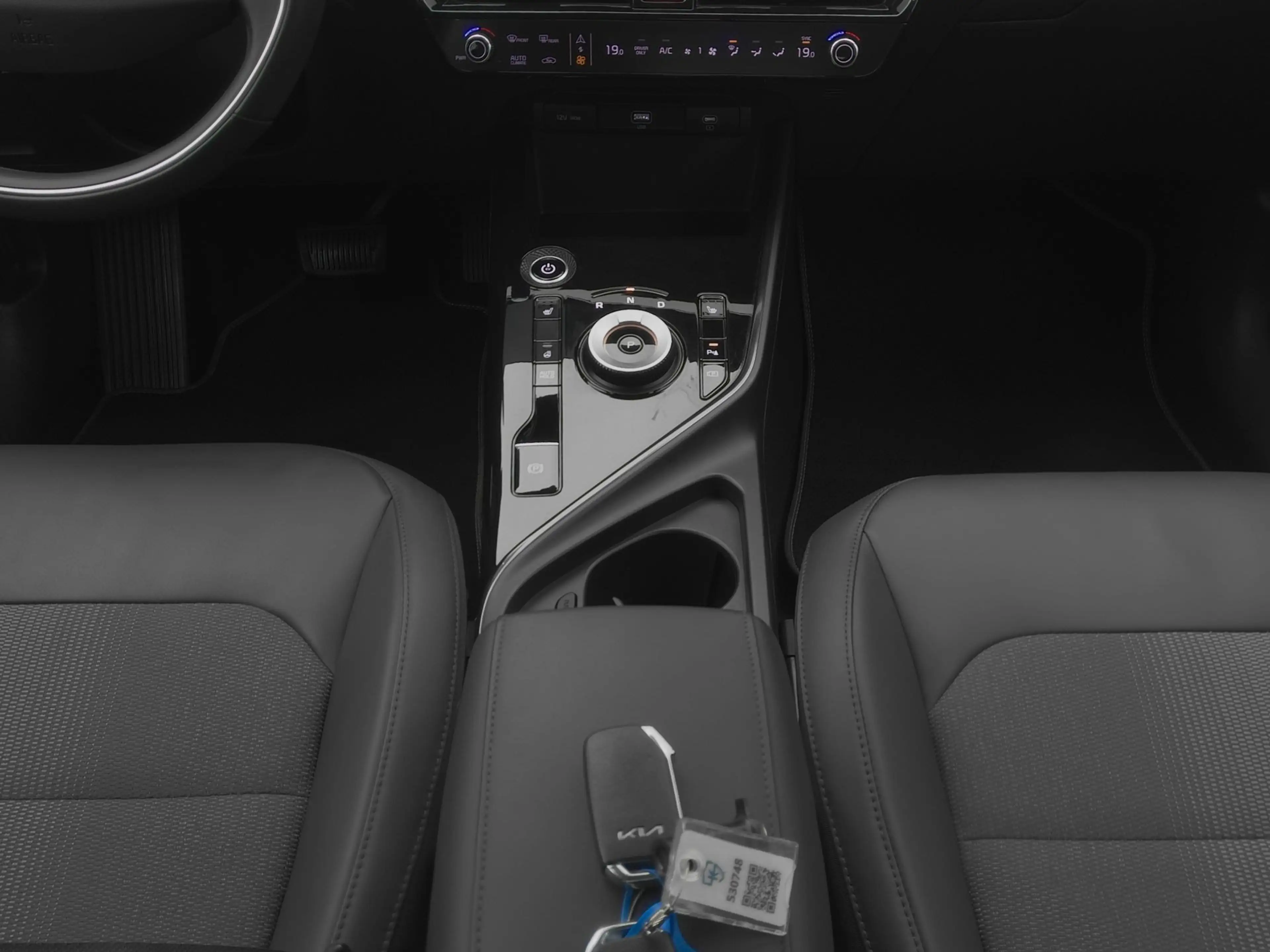 Kia e-Niro EV DynamicLine 64.8 kWh | KEYLESS | ADAPTIVE | CAM — photo 13