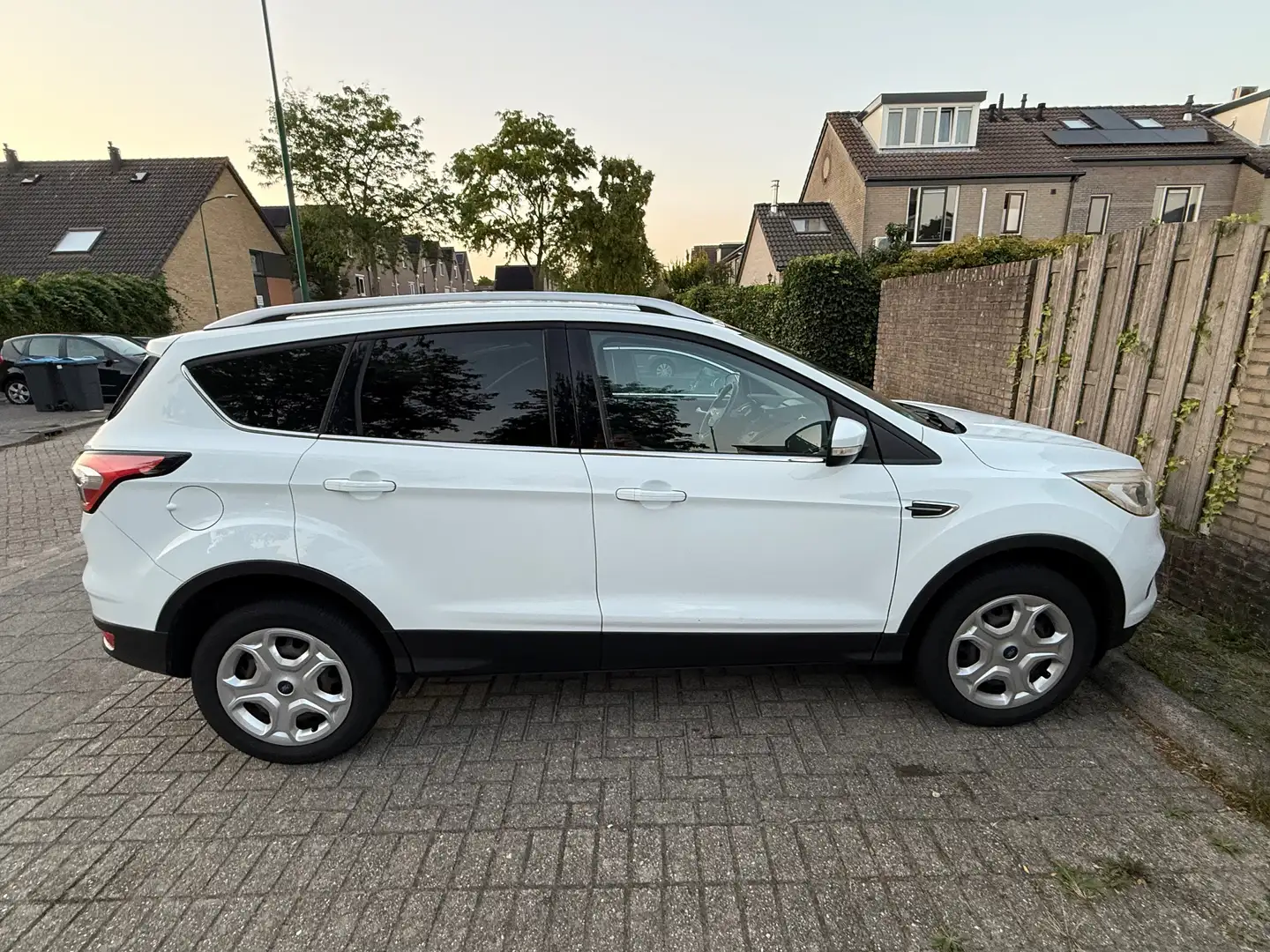 Ford Kuga Kuga 1.5 Titanium Wit - 2