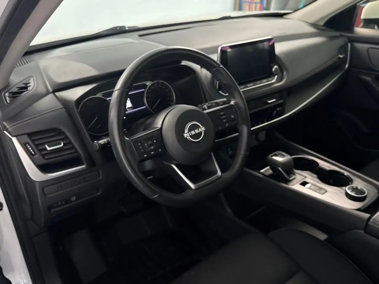 Nissan Rogue снимка Nissan Rogue