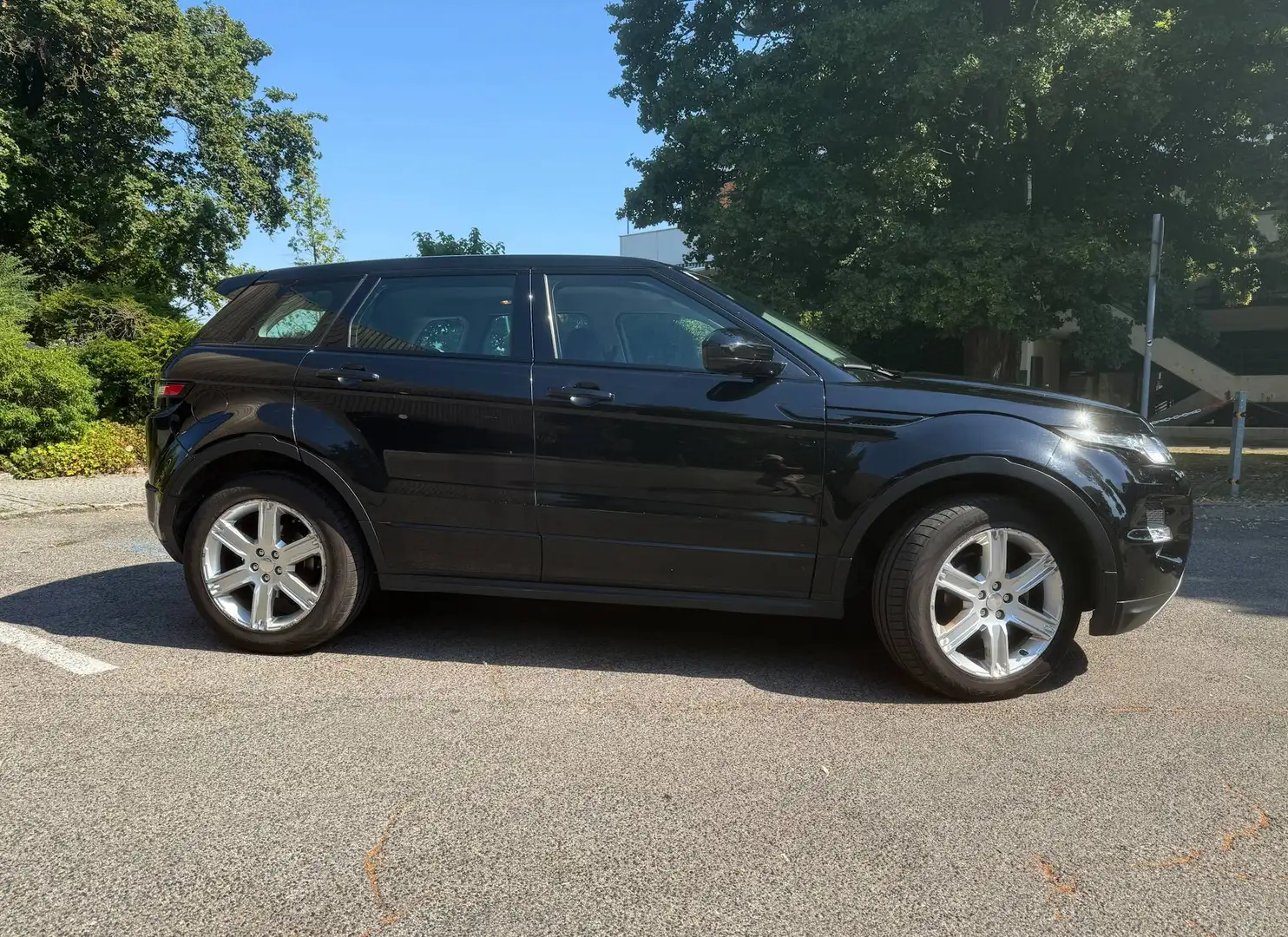 Land Rover Range Rover Evoque Range Rover Evoque Dynamic 2,2 SD4 Dynamic Schwarz - 2